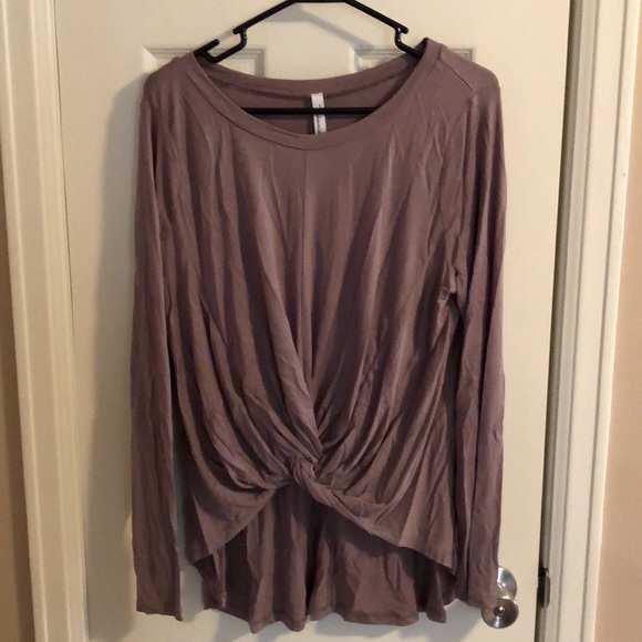 Hi-Lo Top - Picture 3 of 5